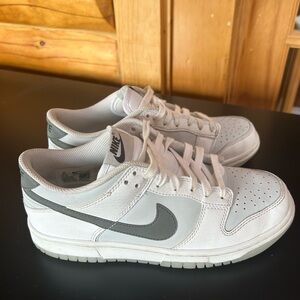 Nike Dunk Low Size 6Y boys
